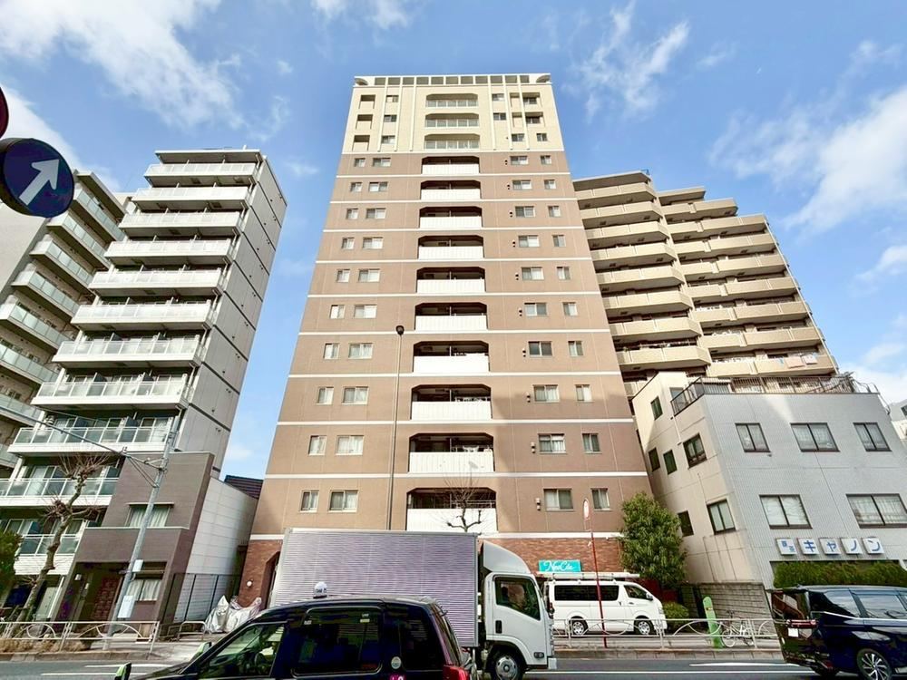3LDK apartment in Sumida Ward, Tokyo - Photo 1