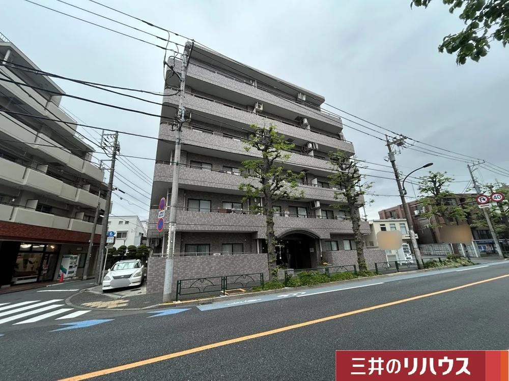 2LDK apartment in Nakano Ward, Tokyo - Photo 1
