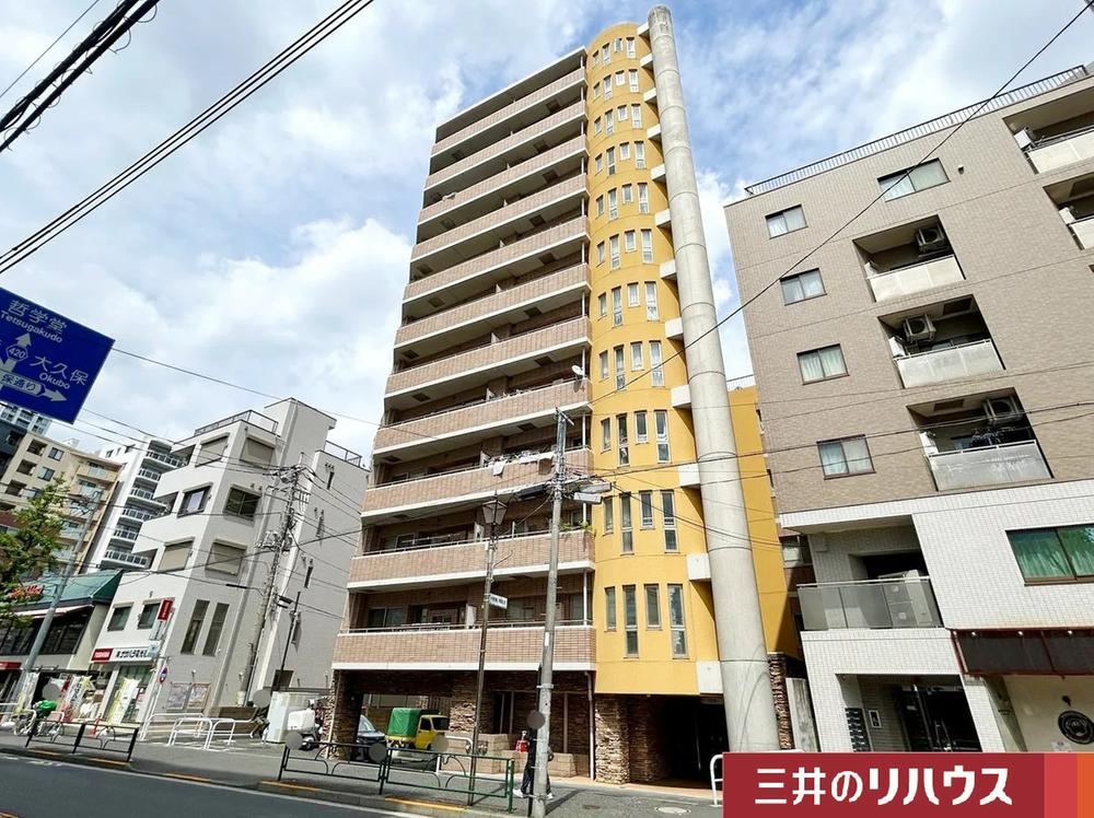 2LDK+S apartment in Nakano Ward, Tokyo - Photo 1