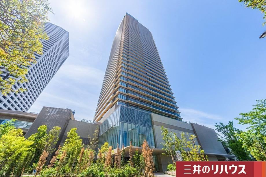 2LDK apartment in Shinjuku Ward, Tokyo - Photo 1