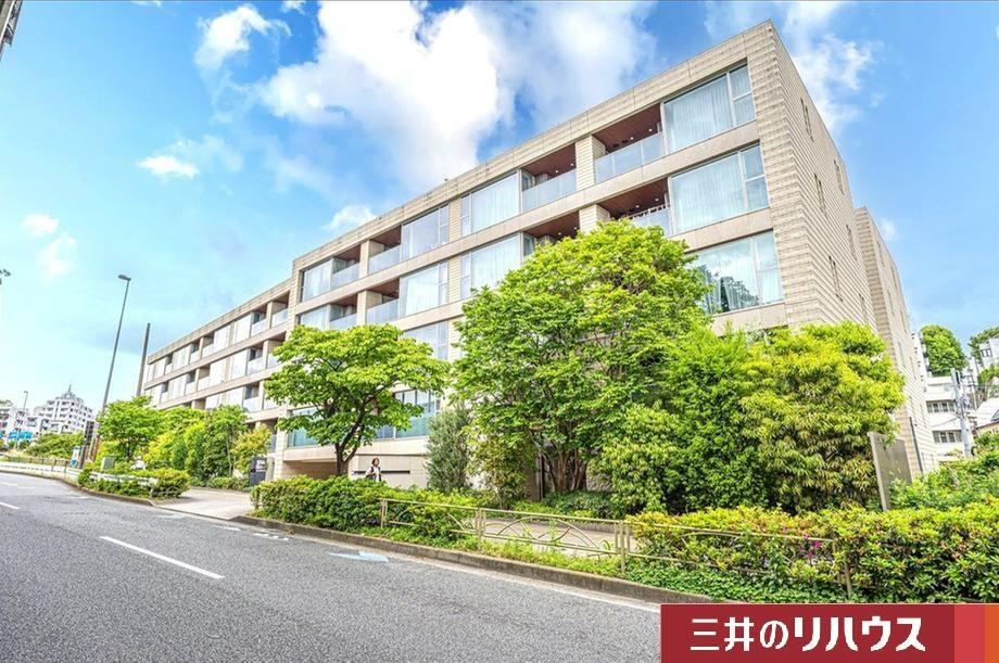 2LDK apartment in Setagaya Ward, Tokyo - Photo 1