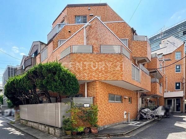 1LDK apartment in Minato Ward, Tokyo - Photo 1