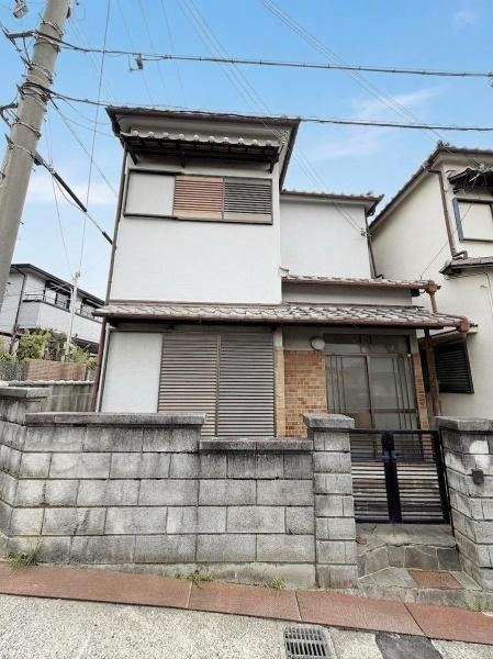 5DK house in Kaizuka, Osaka - Photo 1