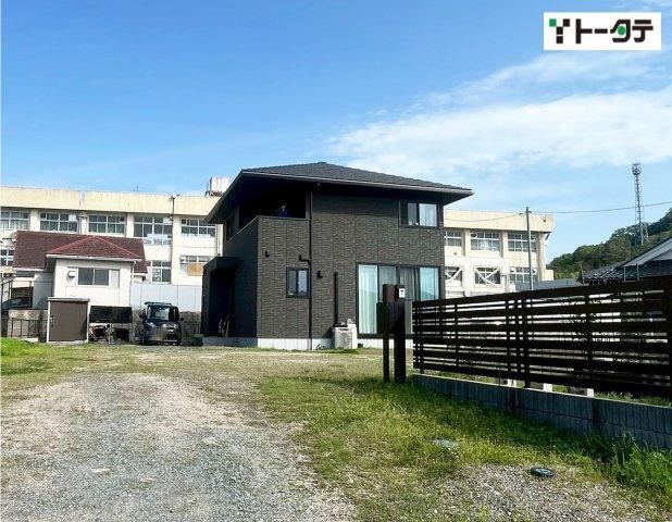 3LDK house in Higashihiroshima, Hiroshima - Photo 1