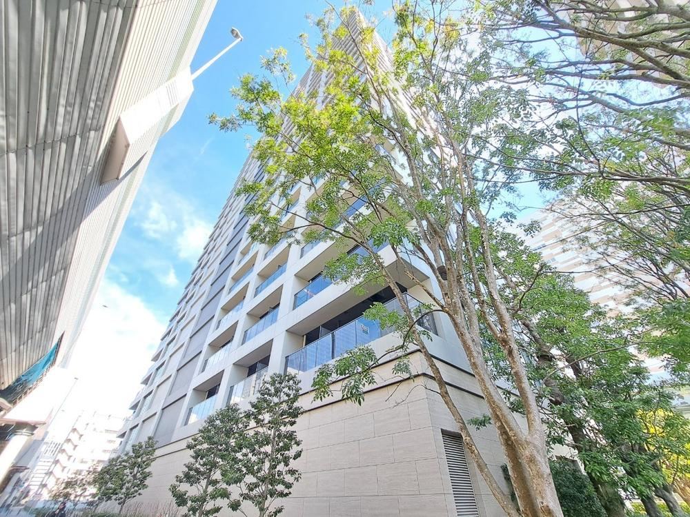 2LDK apartment in Minato Ward, Tokyo - Photo 1