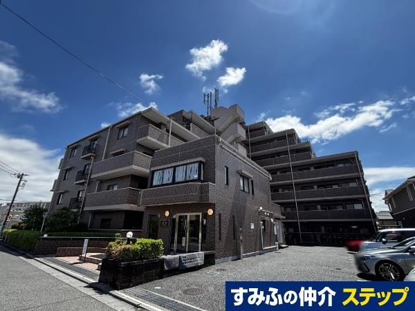 4LDK apartment in Sakura Ward, Saitama - Photo 1