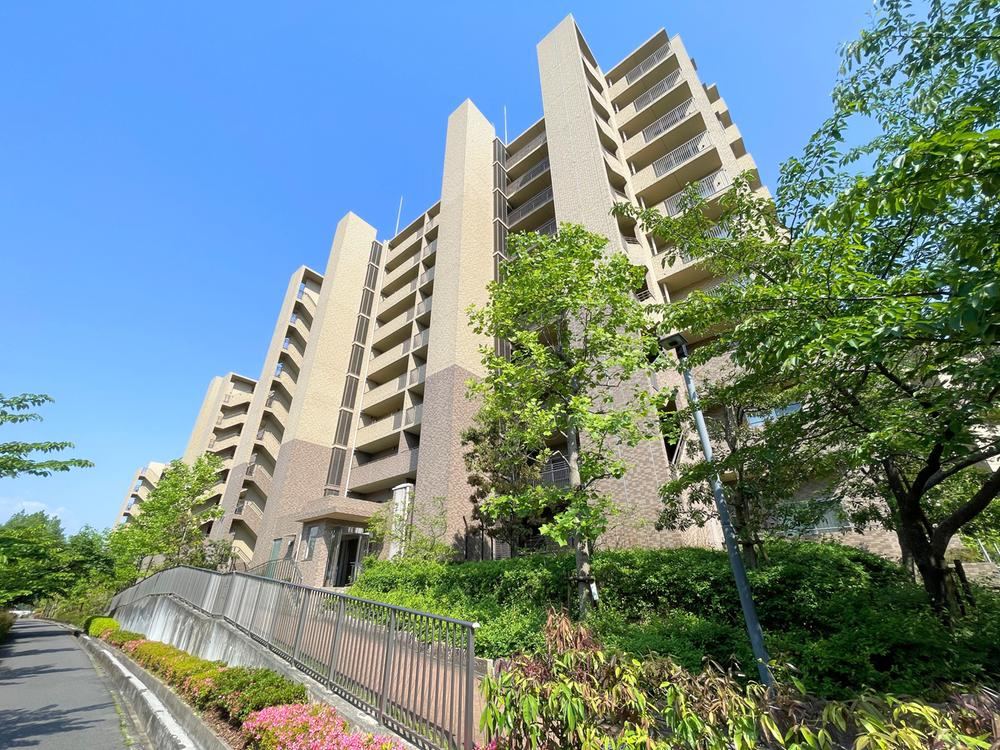 3LDK apartment in Toyonaka, Osaka - Photo 1