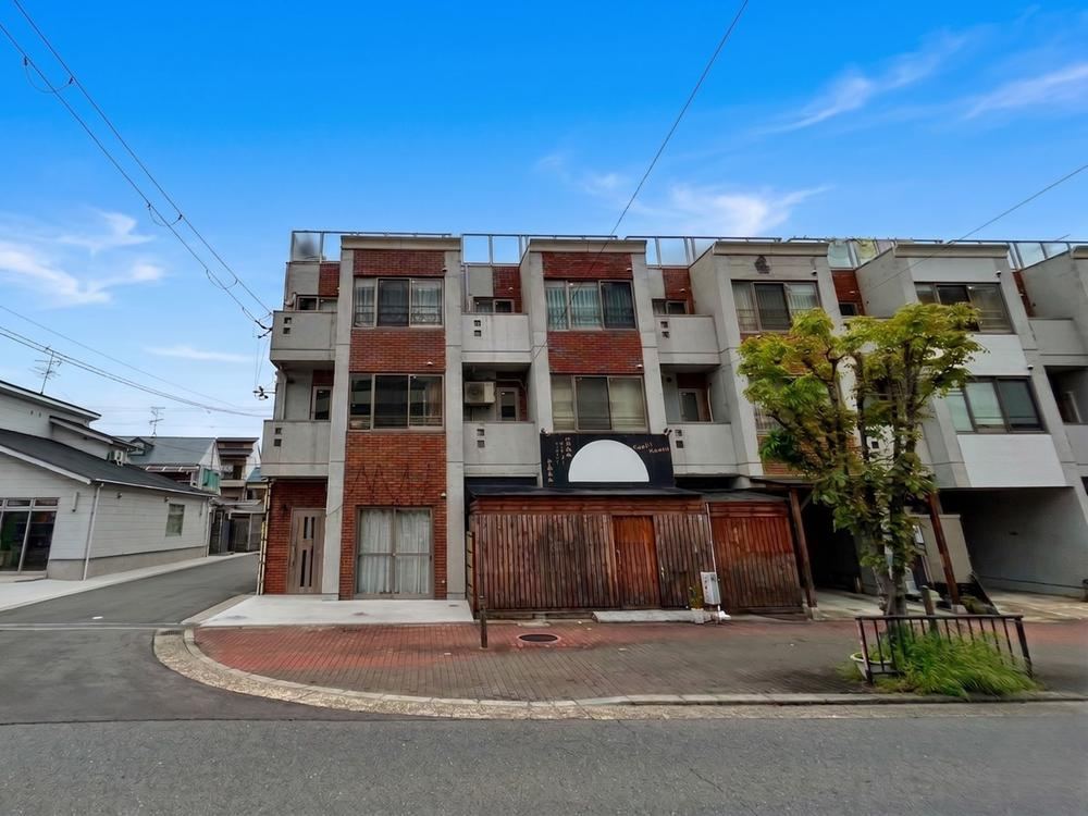 3LDK house in Kadoma, Osaka - Photo 1