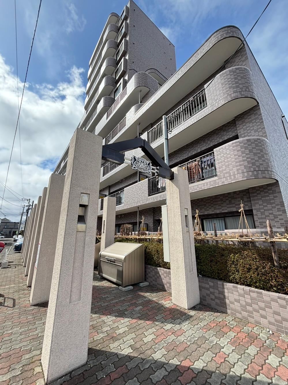 2LDK apartment in Nishi Ward, Sapporo, Hokkaido - Photo 1