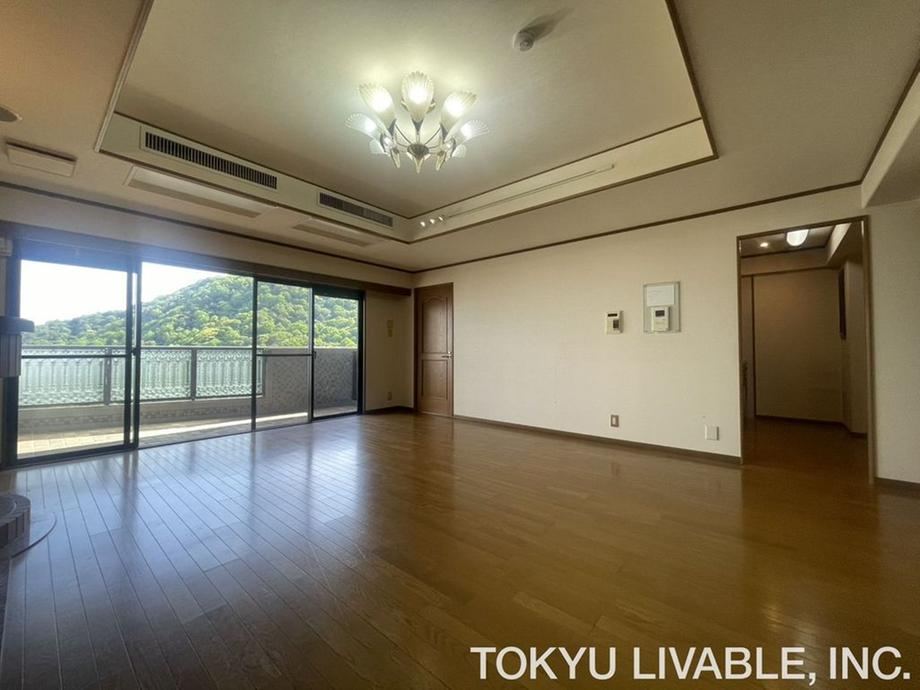 4LDK apartment in Ashiya, Hyogo - Photo 1