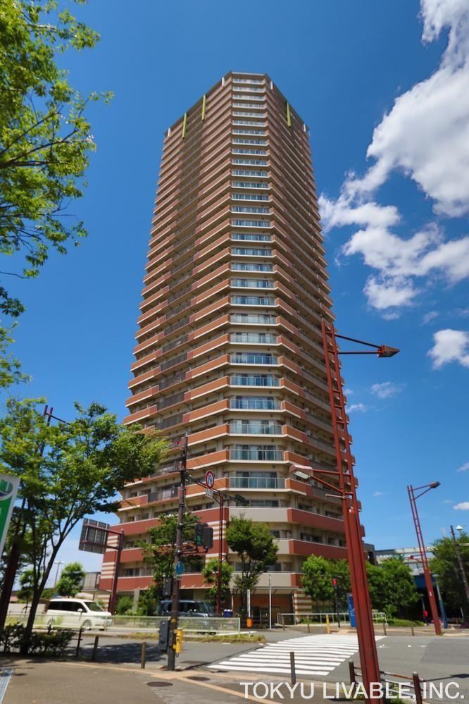 2LDK apartment in Suminoe Ward, Osaka - Photo 1