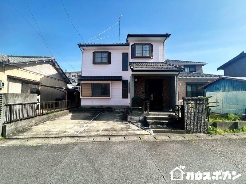 4LDK house in Ichinomiya, Aichi - Photo 1