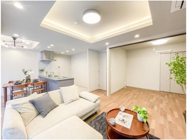 3LDK apartment in Minato Ward, Tokyo - Photo 1