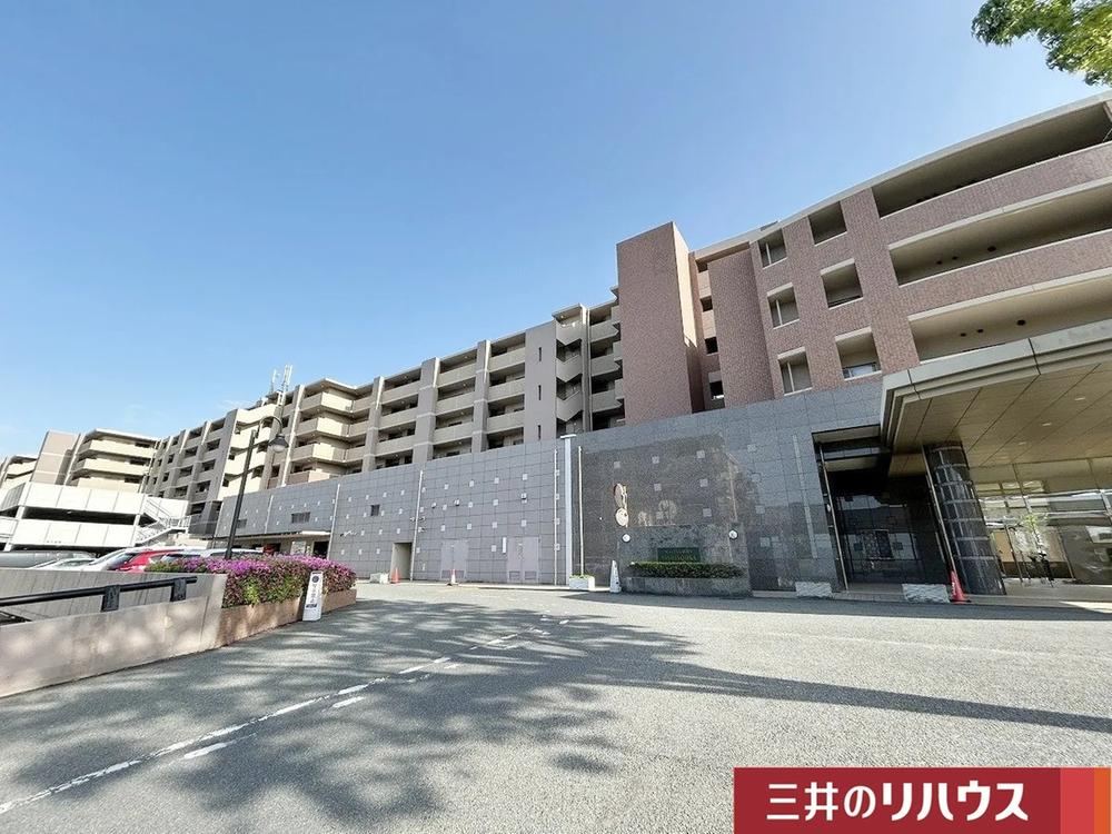 4LDK apartment in Nishi Ward, Fukuoka - Photo 1