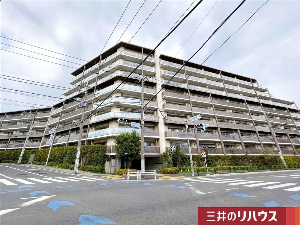 4LDK apartment in Nerima Ward, Tokyo - Photo 1