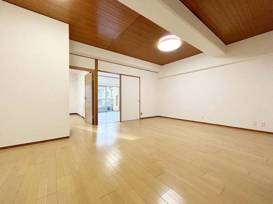 2LDK apartment in Toyonaka, Osaka - Photo 1