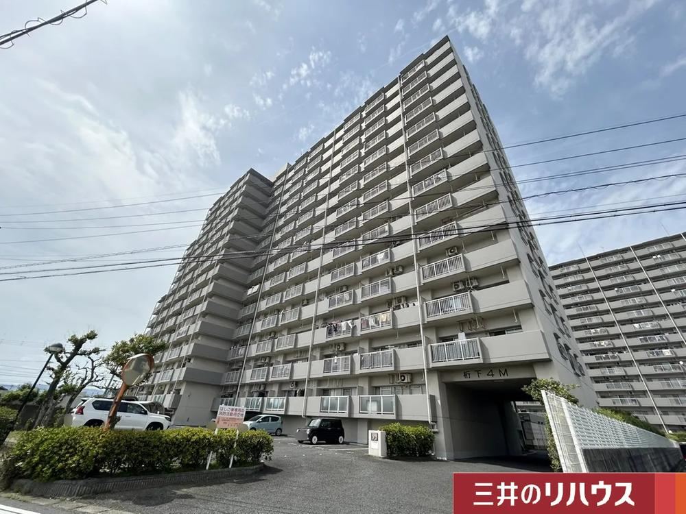 4LDK apartment in Tsushima, Aichi - Photo 1