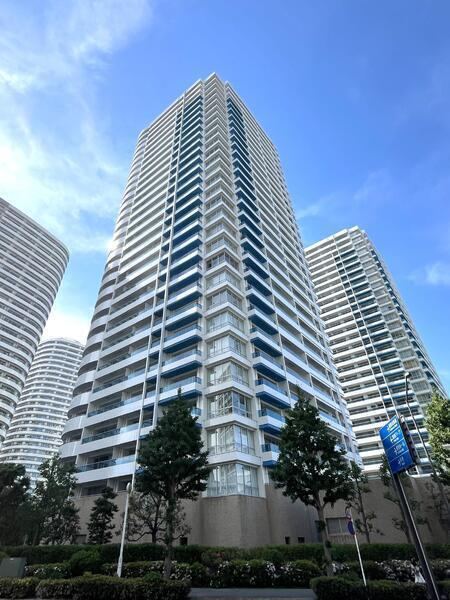 1LDK apartment in Nishi Ward, Yokohama, Kanagawa - Photo 1
