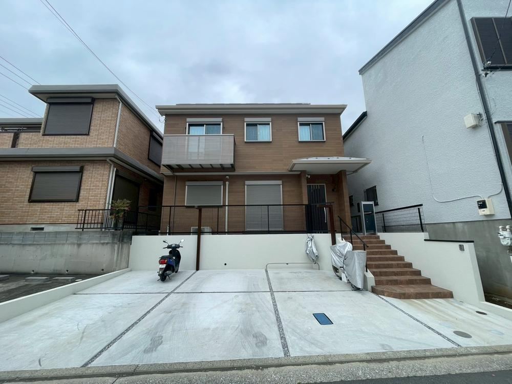 4LDK+S house in Konan Ward, Yokohama, Kanagawa - Photo 1