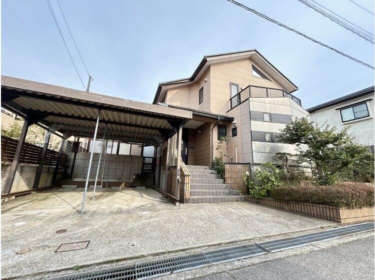 4LDK house in Kanazawa, Ishikawa - Photo 1