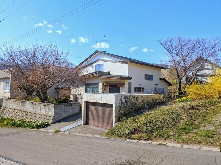 4LDK house in Otaru, Hokkaido - Photo 1