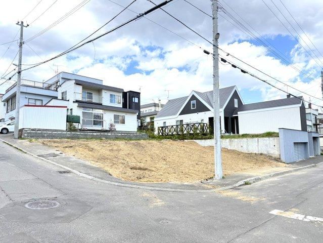 245 m² land in Minami Ward, Sapporo, Hokkaido - Photo 1