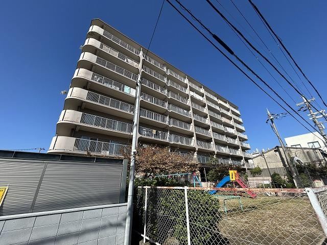 2LDK apartment in Daito, Osaka - Photo 1