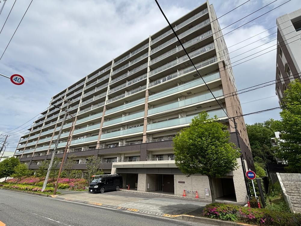 3LDK apartment in Machida, Tokyo - Photo 1