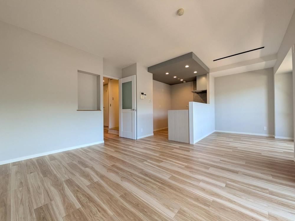 2LDK+S apartment in Nagata Ward, Kobe, Hyogo - Photo 1