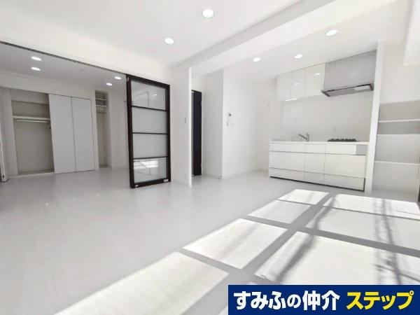 1LDK apartment in Joto Ward, Osaka - Photo 1