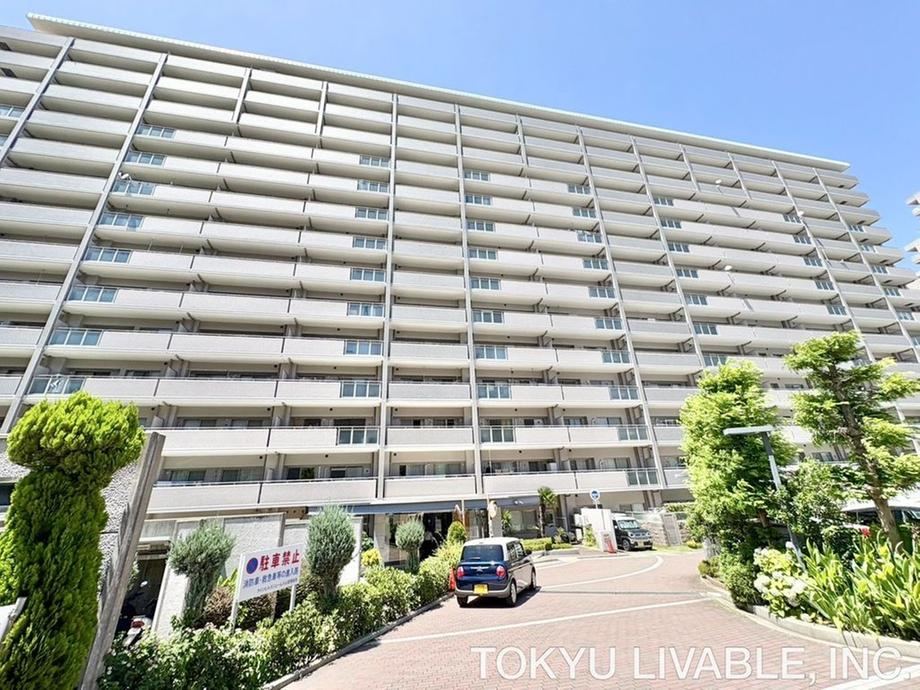 2LDK+S apartment in Tarumi Ward, Kobe, Hyogo - Photo 1