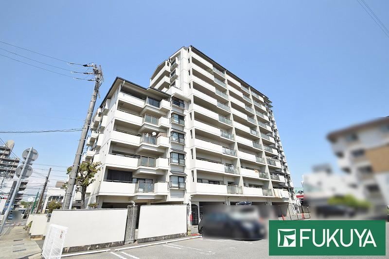 4LDK apartment in Himeji, Hyogo - Photo 1