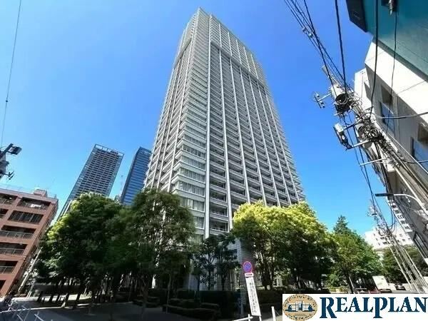 2LDK apartment in Minato Ward, Tokyo - Photo 1