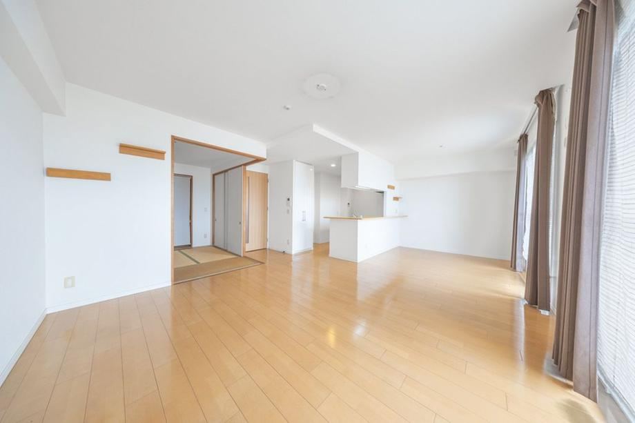 3LDK apartment in Suminoe Ward, Osaka - Photo 1