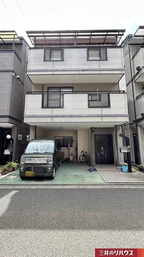 4LDK house in Settsu, Osaka - Photo 1