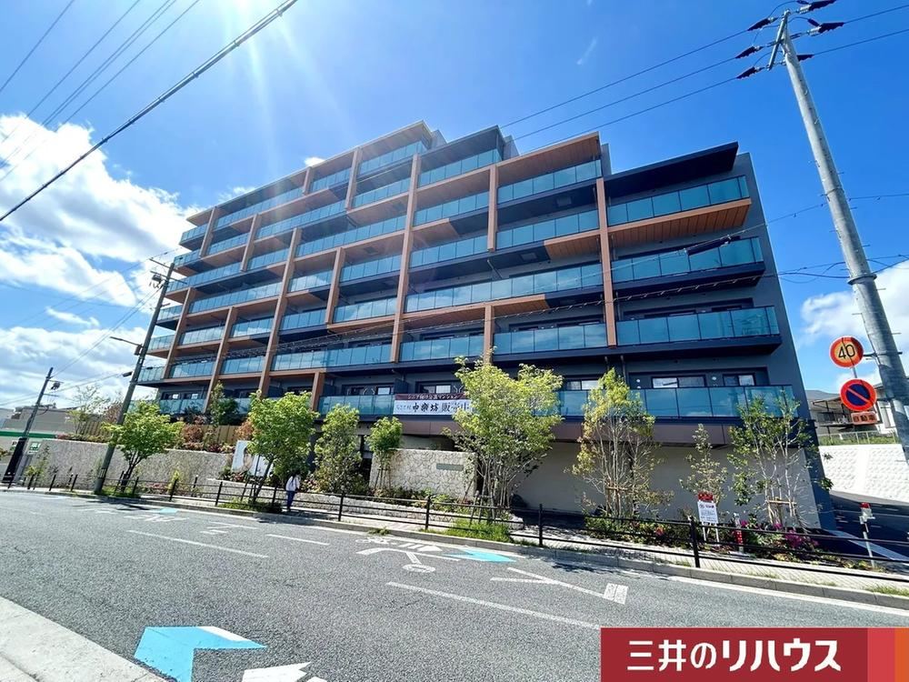 2LDK apartment in Suita, Osaka - Photo 1