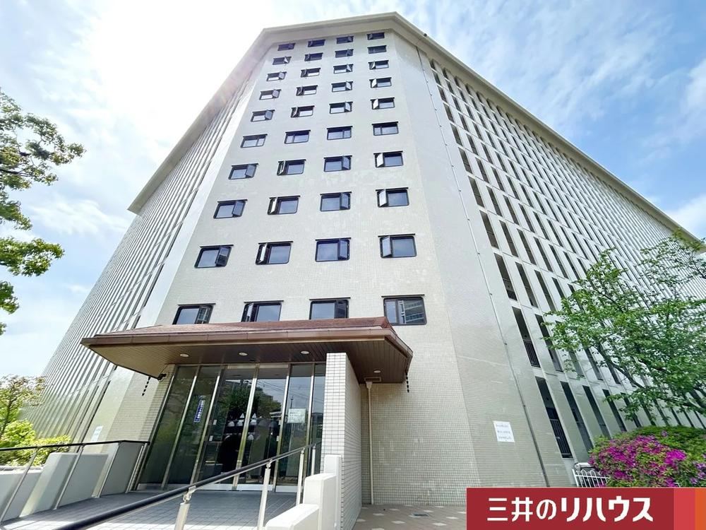 3LDK apartment in Toyonaka, Osaka - Photo 1
