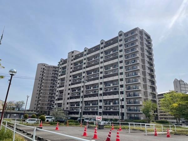 3LDK apartment in Komaki, Aichi - Photo 1