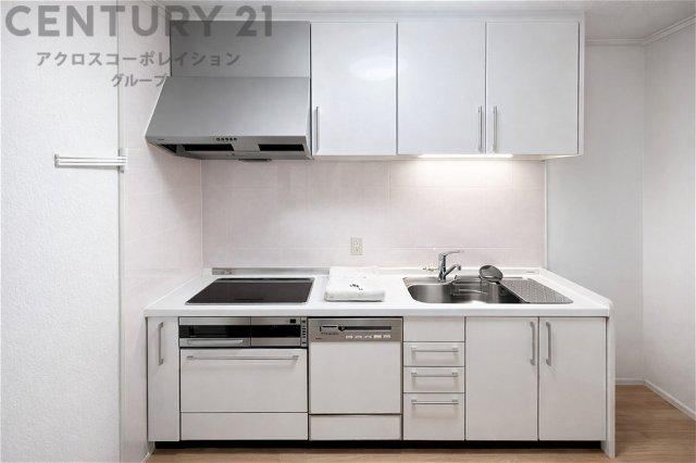 4LDK apartment in Amagasaki, Hyogo - Photo 1