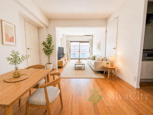 2LDK+S apartment in Bunkyo Ward, Tokyo - Photo 1
