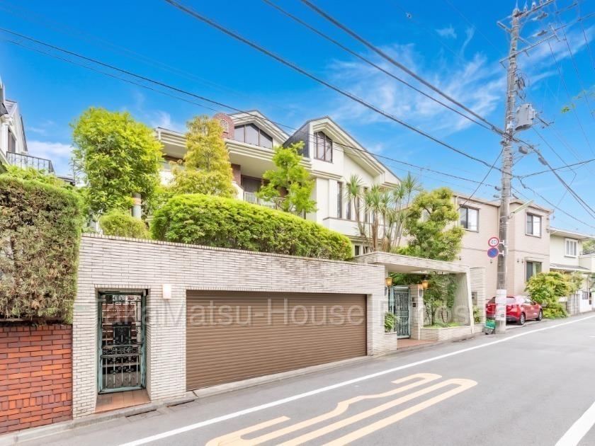 6LDK house in Setagaya Ward, Tokyo - Photo 1