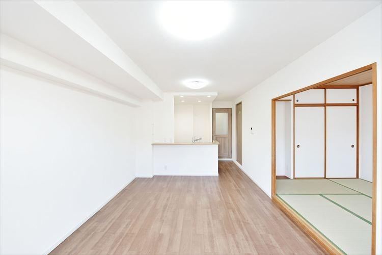 3LDK apartment in Suita, Osaka - Photo 1