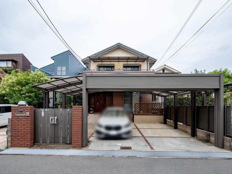 6LDK house in Mino, Osaka - Photo 1