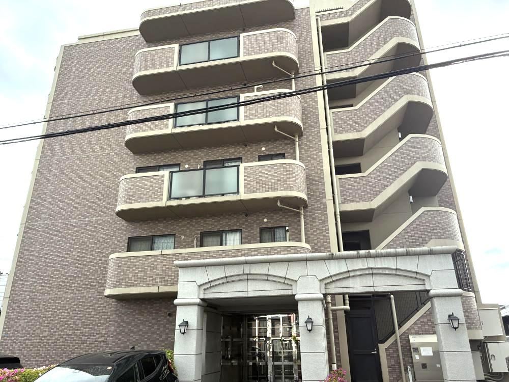 4LDK apartment in Kita Ward, Okayama - Photo 1