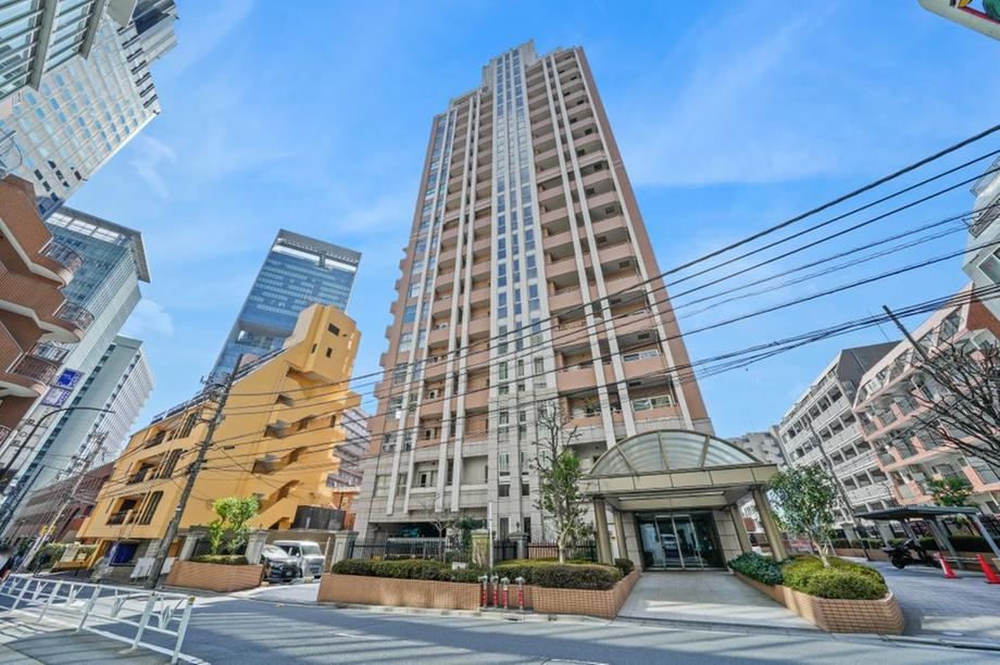 2LDK apartment in Shibuya Ward, Tokyo - Photo 1