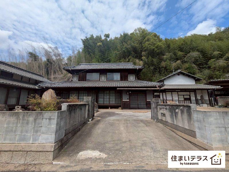 9DK+S house in Kurashiki, Okayama - Photo 1