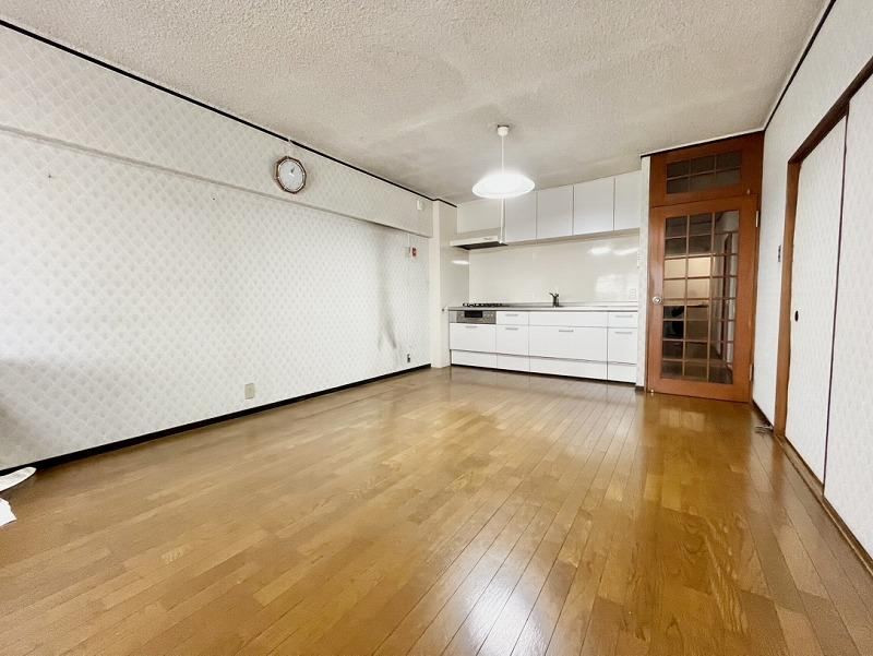 3LDK+S apartment in Settsu, Osaka - Photo 1