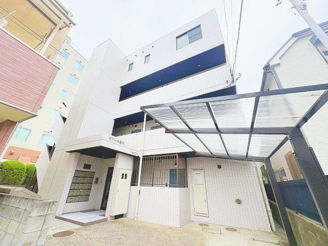 3LDK apartment in Shinagawa Ward, Tokyo - Photo 1