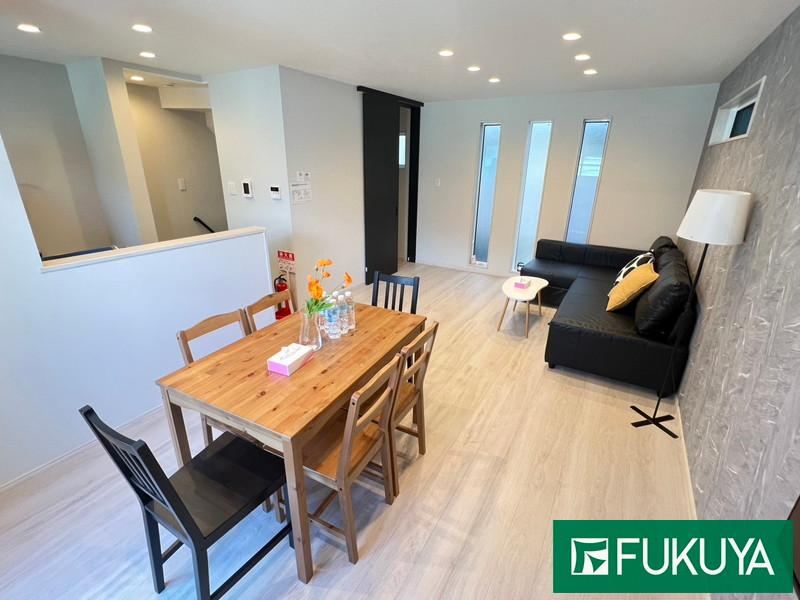 2LDK+S house in Nishinari Ward, Osaka - Photo 1