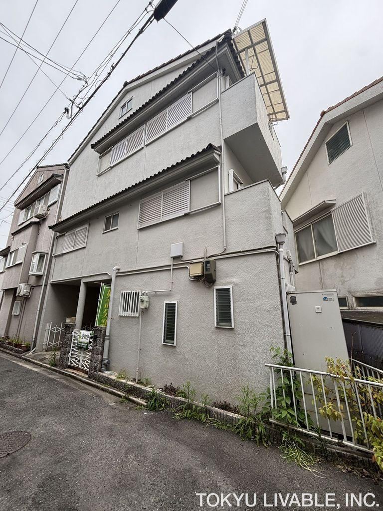 4DK house in Hirakata, Osaka - Photo 1